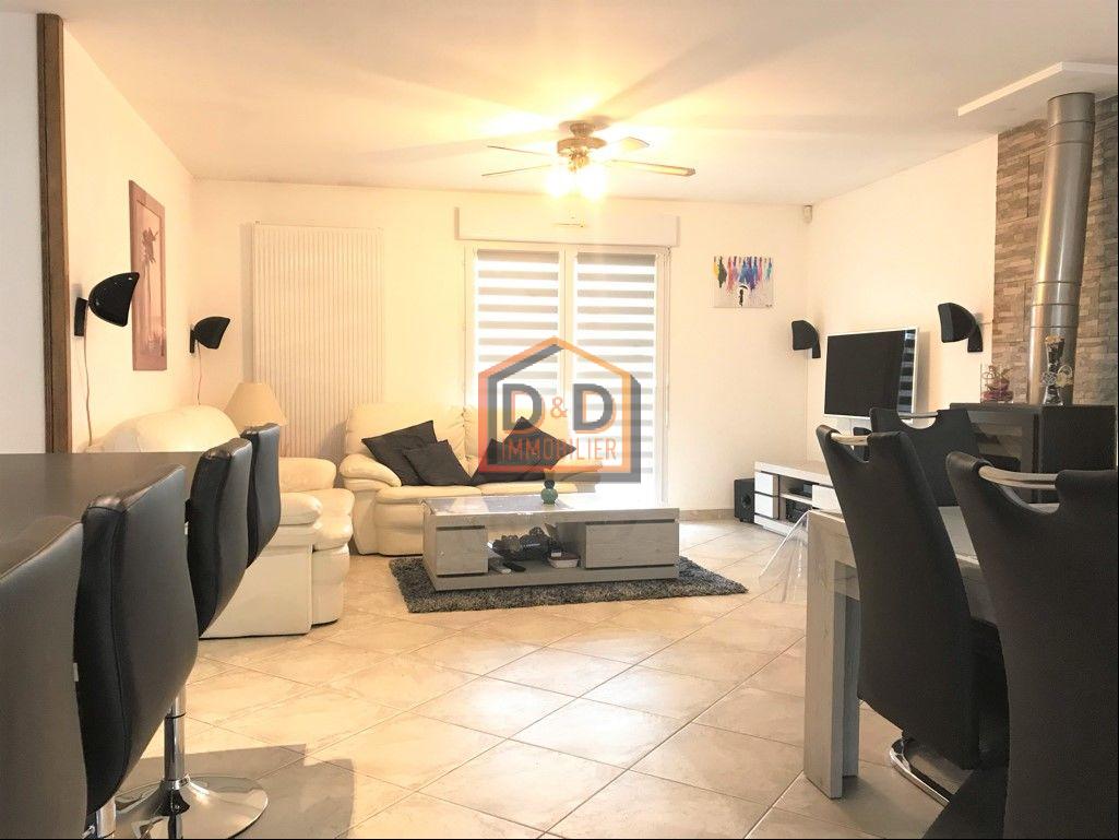 Maison à ALGRANGE, 190 m², 4 chambres, 2 salles de bain, 1 garage, 322 650 €